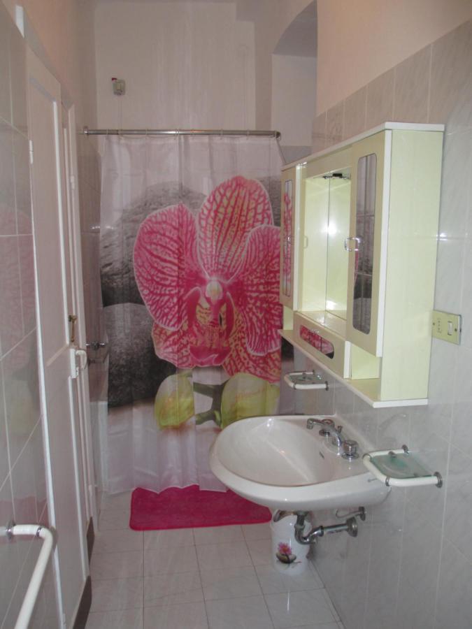 Luisa Rooms 2 - Apartment In The Heart Of ヴェルナッツァ エクステリア 写真