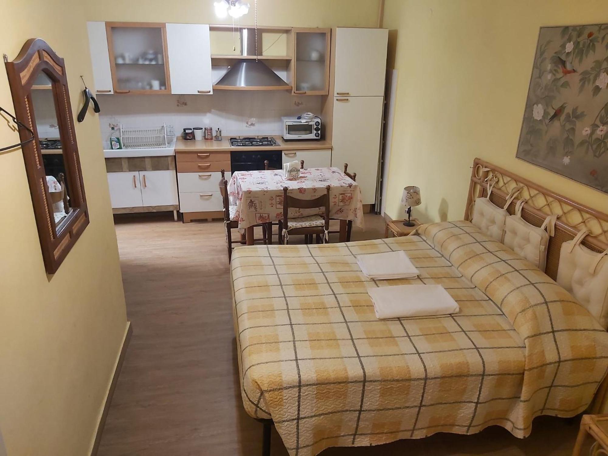 Luisa Rooms 2 - Apartment In The Heart Of ヴェルナッツァ エクステリア 写真